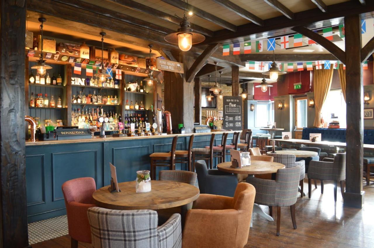 The Royal Oak Woodford Exterior foto